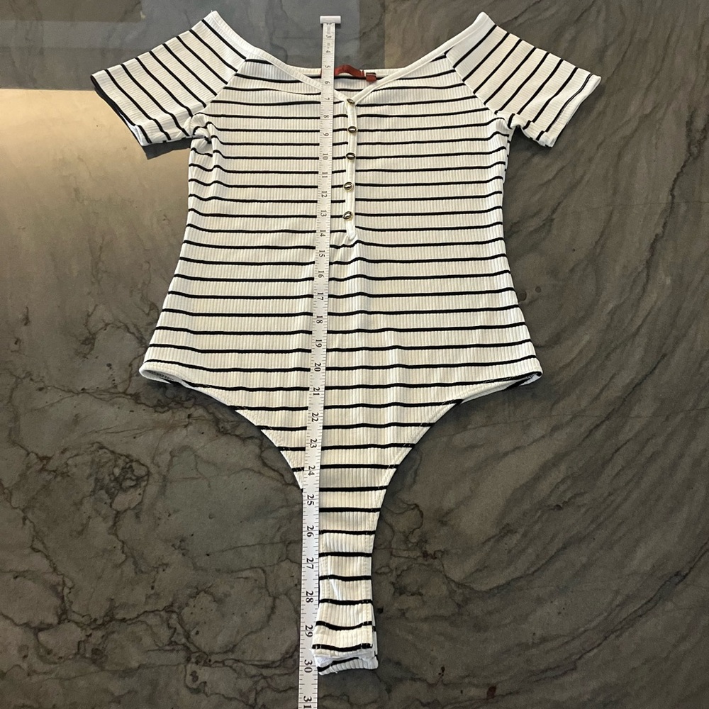 Buckle (BKE) Striped Bodysuit (medium)